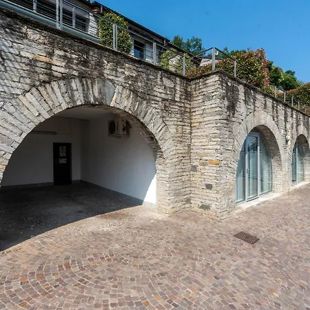 Gli Archi House & بيت للعطل *